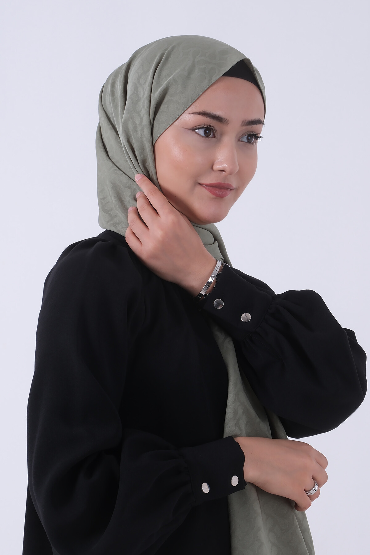 V-16 Azra Jakar Şal - harem