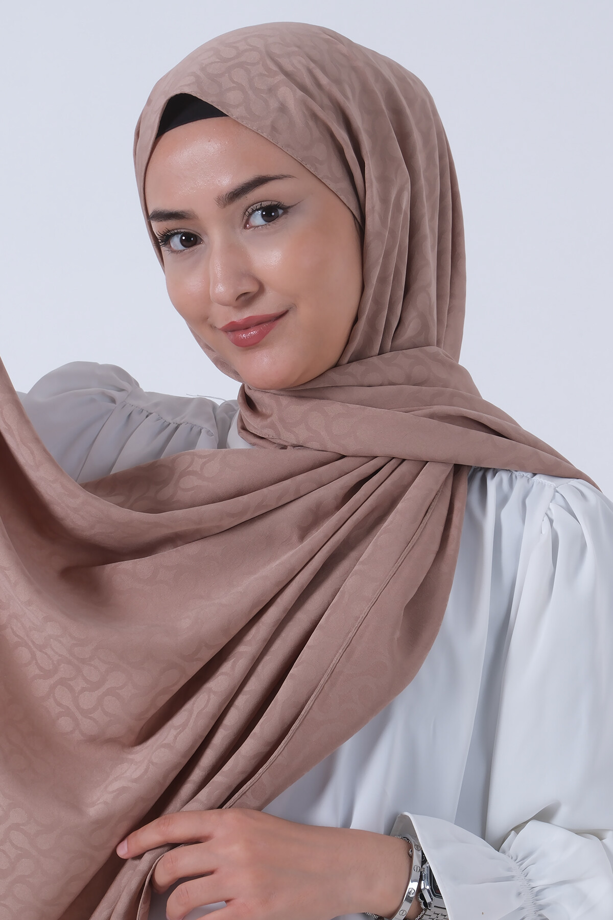 V-20 Azra Jakar Şal - harem