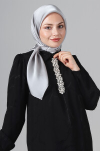 V-22 Como Saten Eşarp - harem