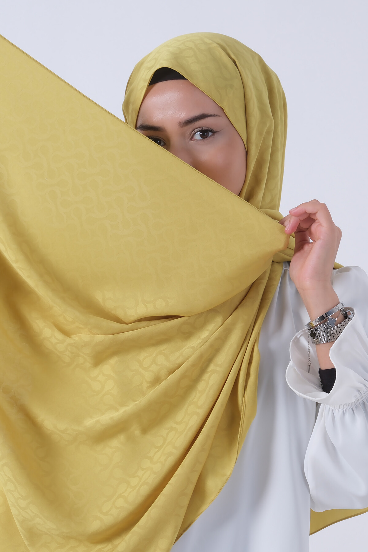 V-25 Azra Jakar Şal - harem