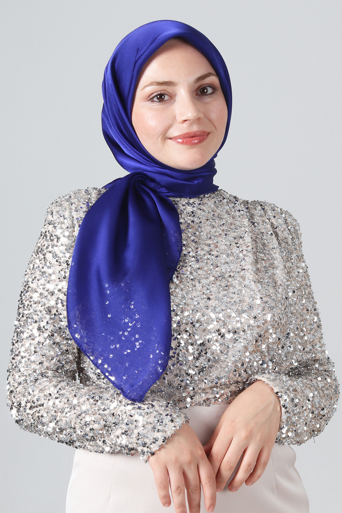 V-6 Como Saten Eşarp - harem