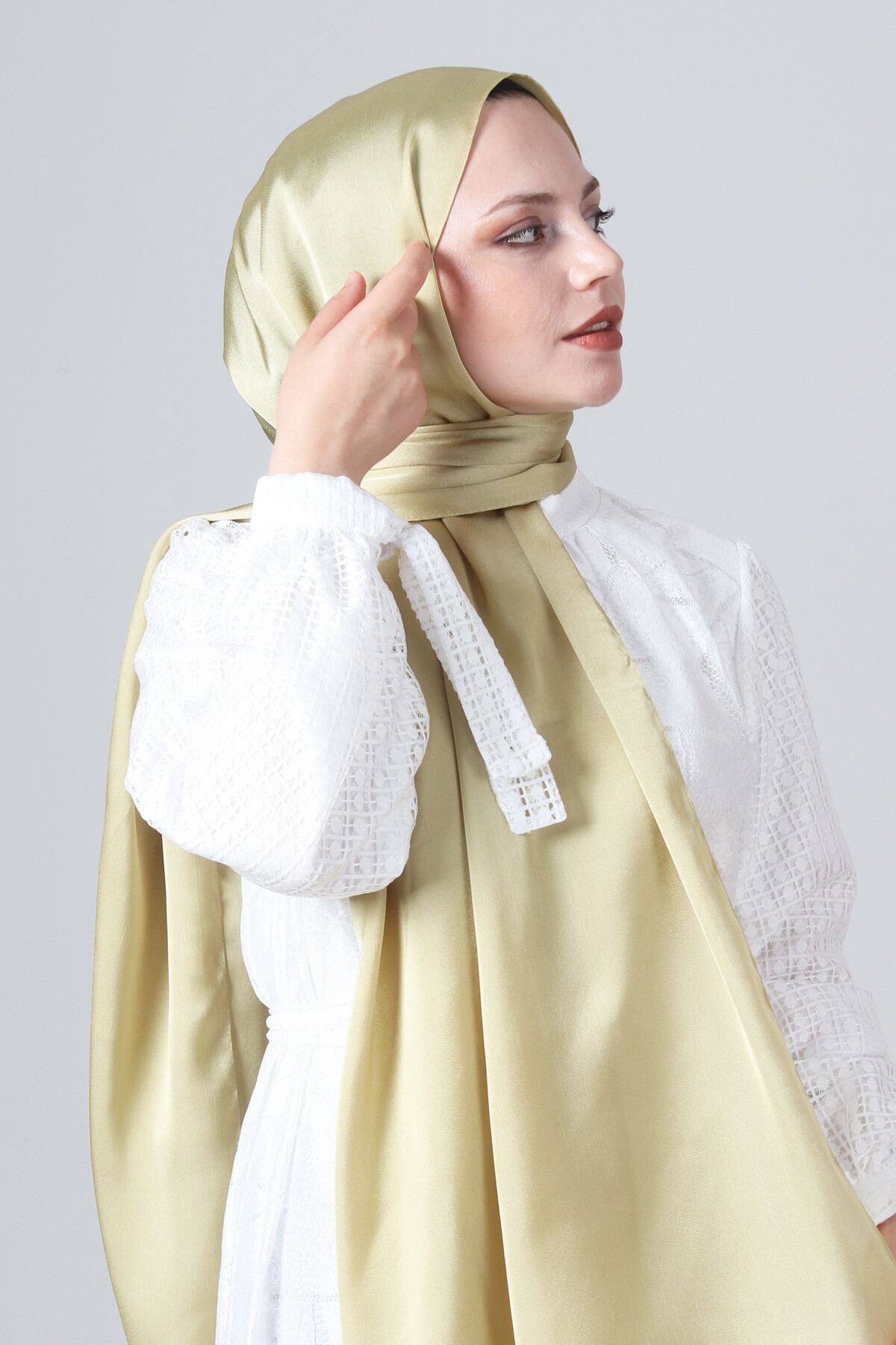 V-81 Como Saten Şal - harem